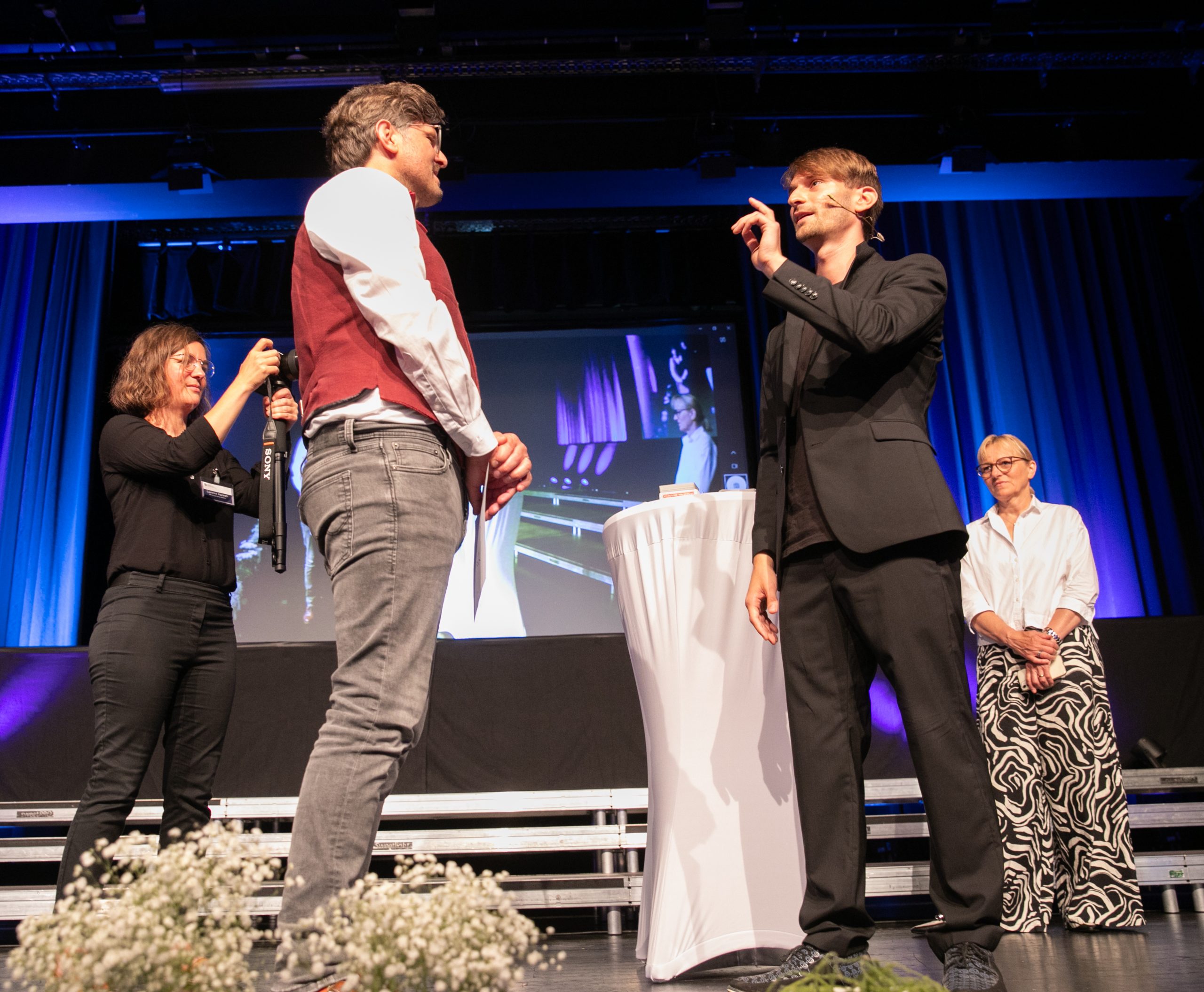 Kartenmagie am Tisch