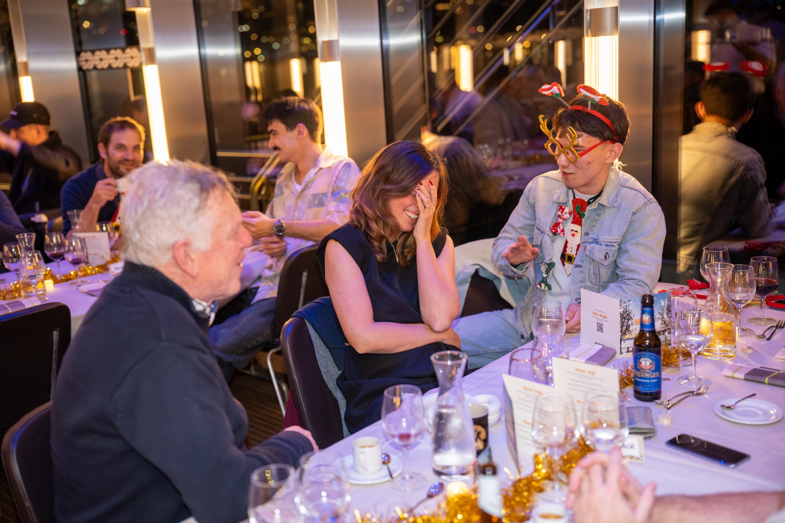 Close-up Magie bei einem Networking Event in München